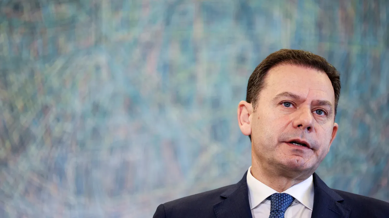 "ASSEGURADA UMA TAXA DE fornecimento a Cerca de 80% da População"
