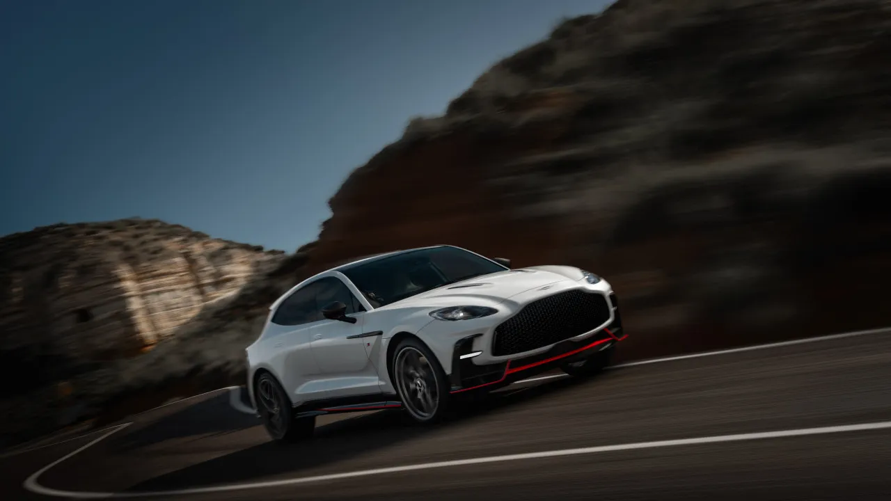 DBX S é o novo SUV topo de gama da Aston Martin