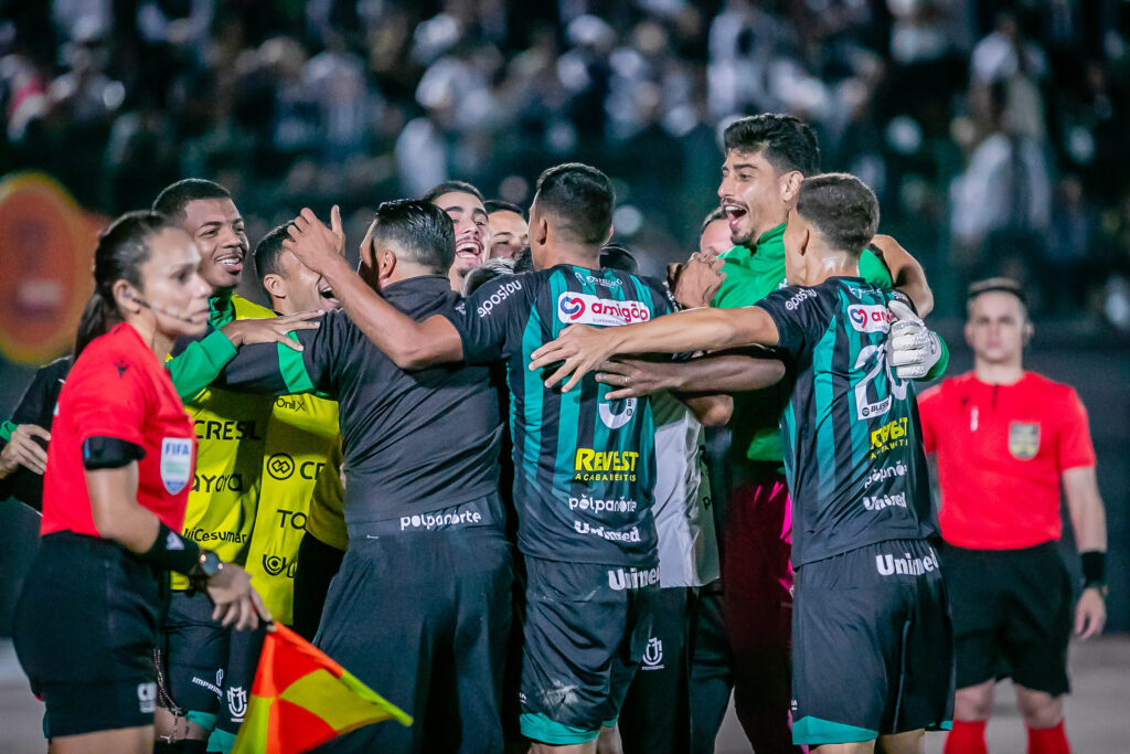 Maringá tira onda com pênalti polêmico não marcado contra o Atlético-MG