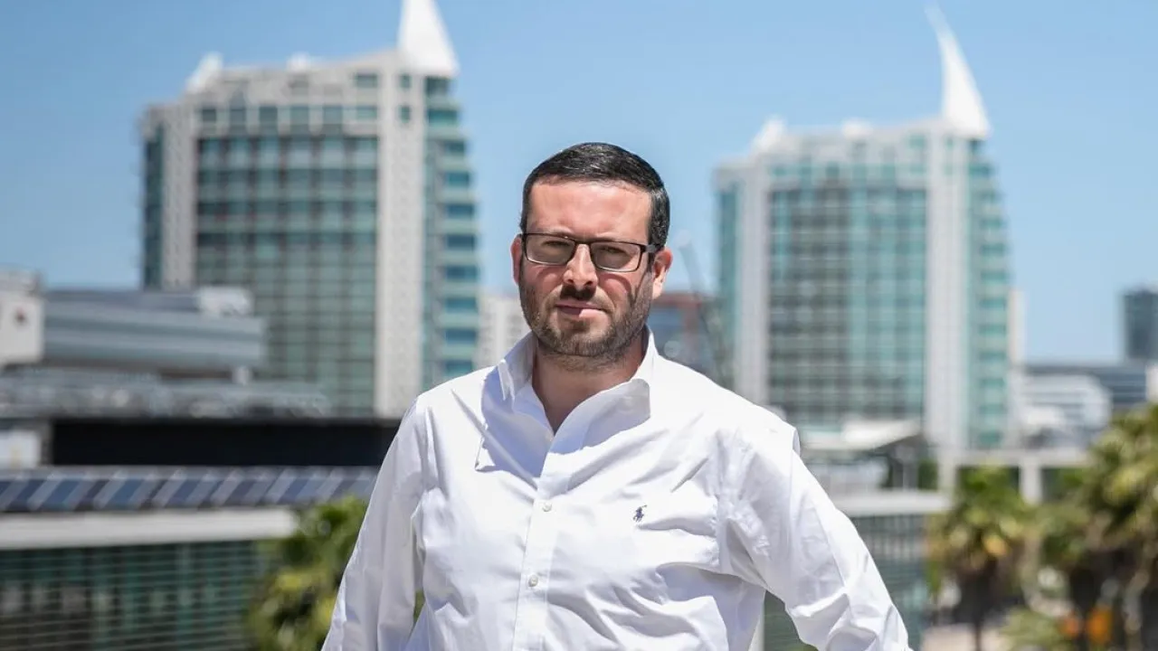 "Ser candidato à presidência do Benfica é uma porta que não fecho"