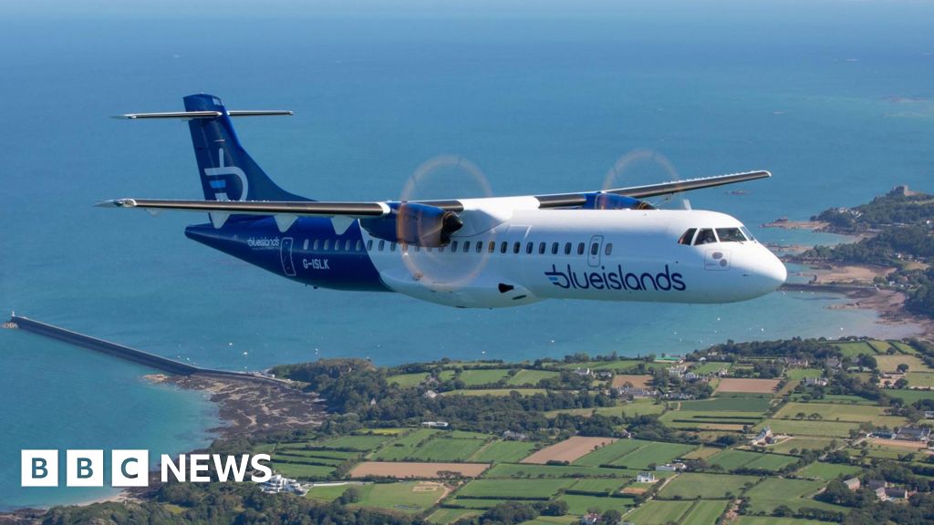 A 'edição técnica' força o pouso de emergência do avião das Ilhas Azul