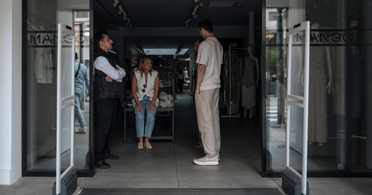A falta de energia interrompe o último dia do festival de Cannes; Poli ...