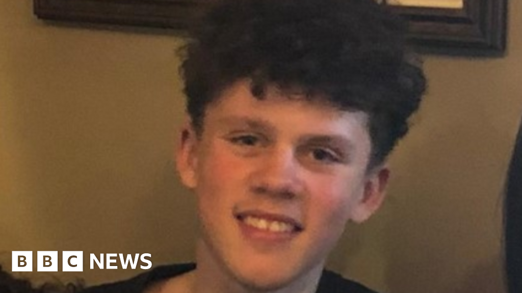 Adolescentes condenados por assassinato em Solihull Vape Shop Sabing