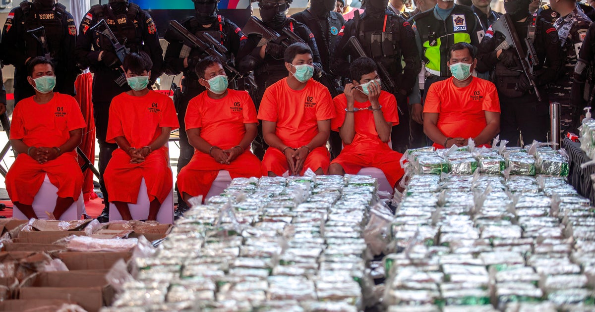 Bobinas da Indonésia em 2 toneladas de metanfetamina de barco de pesca em contagem ...