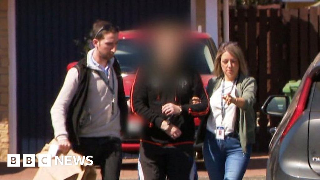 Como a polícia apreende suspeitos de pedófilos na Escócia