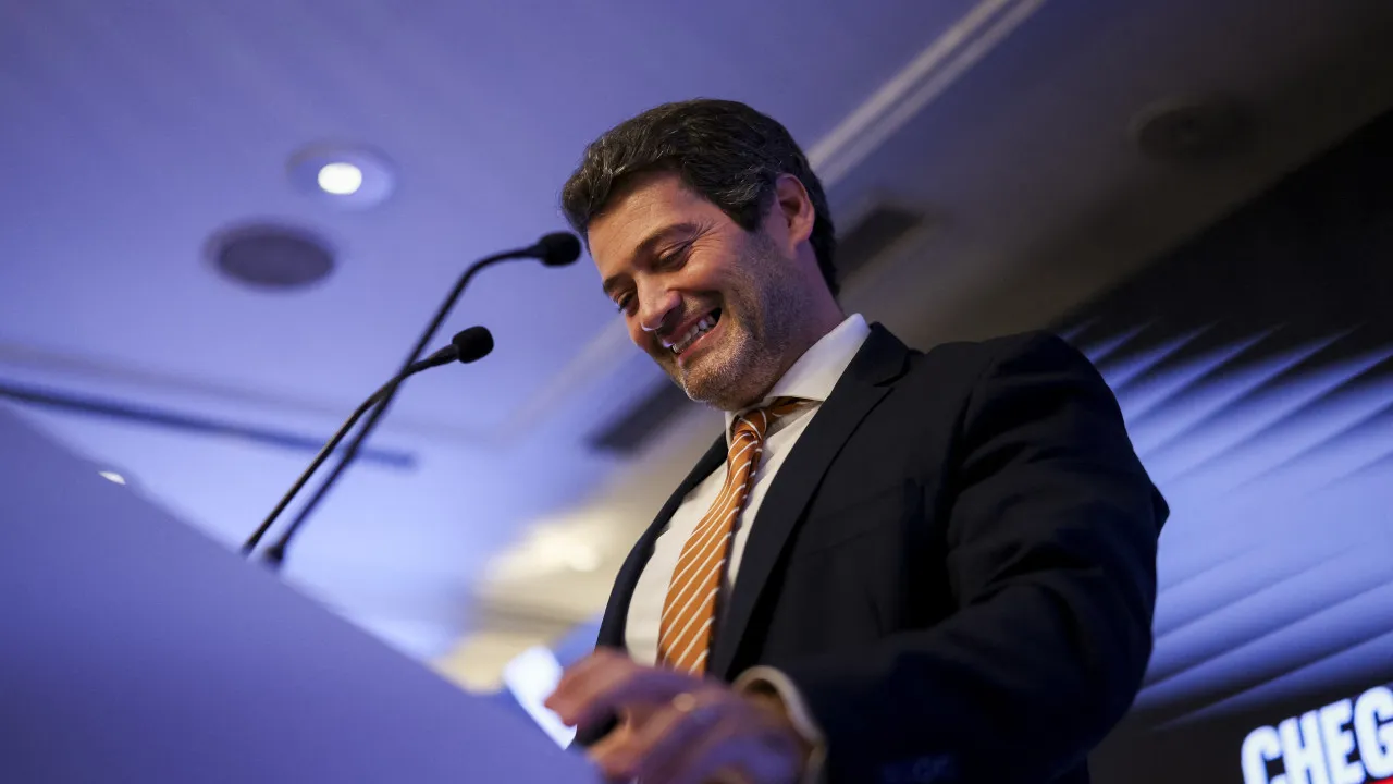 "Como elegantes de Domingo Mudaram completamento de Panorama Poltico"