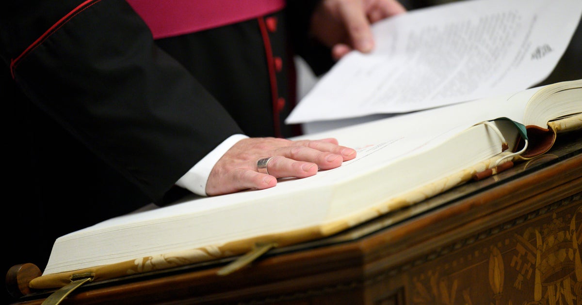 Como funcionários do Vaticano prestam juramento de sigilo por 2025 Conclave, Som ...