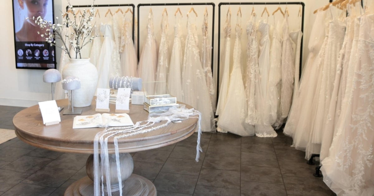 David's Bridal lança uma loja de luxo, expandindo sua oferta ...