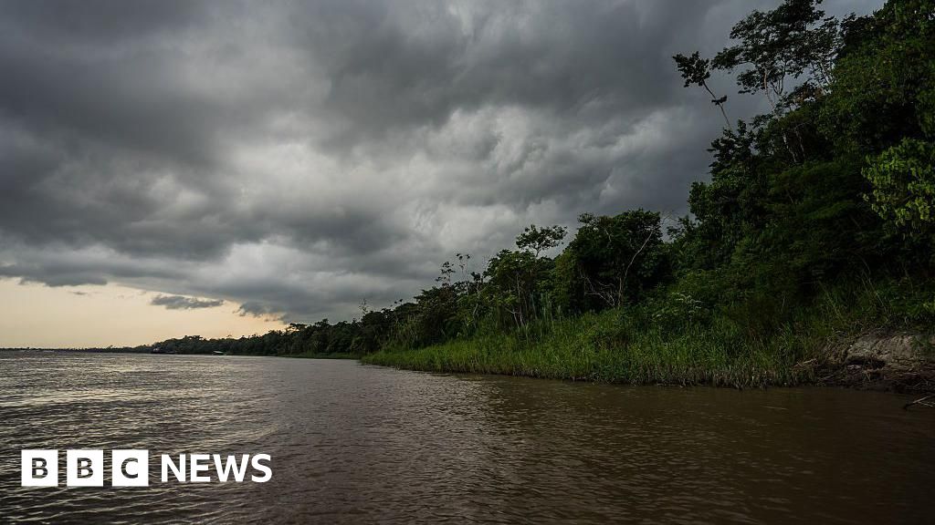 Dois mortos após o navio da Marinha atinge a plataforma de petróleo do Amazon River