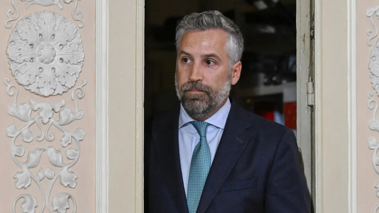 É hugo carneiro que tem tem que "pedulpa" à liberdade de impresssa