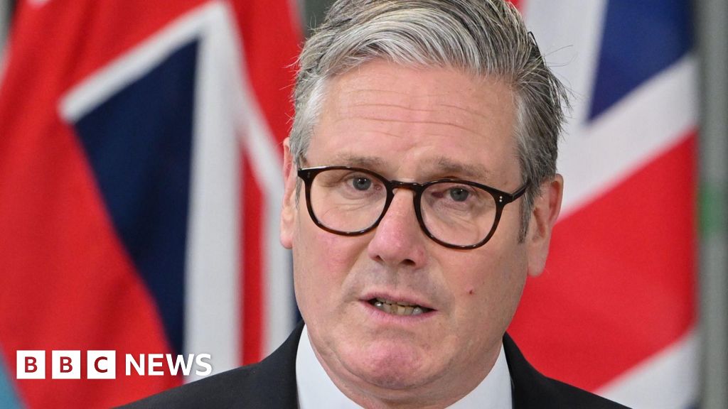 Economia de Fantasia das Políticas de Reforma de Farage, diz Starmer
