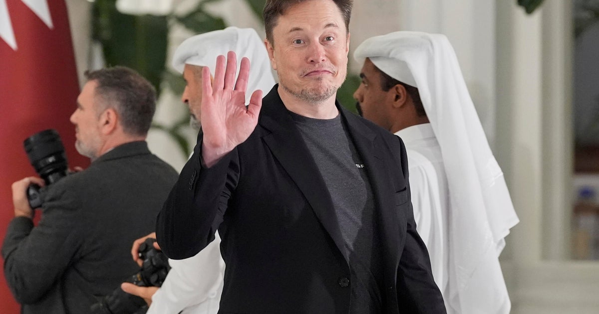 Elon Musk diz que pretende permanecer no CEO da Tesla por anos para C ...