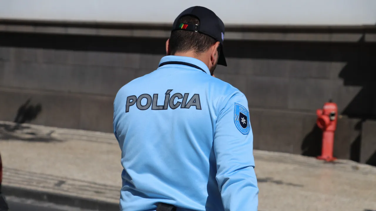 Fugiu da prisão de sintra há 1 mês. Foi Aponhado um Furtar Carro Em Lisboa