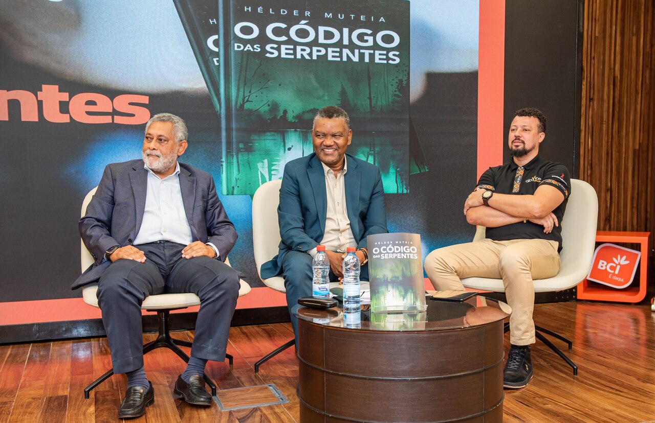 Hélder Muteia Lança Romance “O Código Das Serpentes” no Auditório do BCI • Diário Económico
