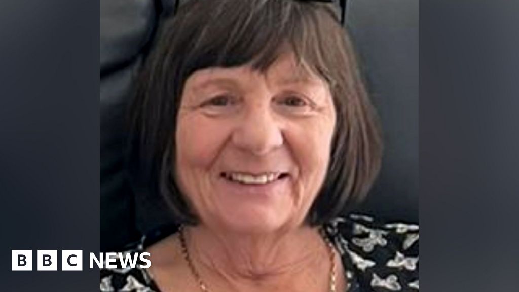 Homem, 78 anos, acusado de morte de mulher em casa em Glasgow