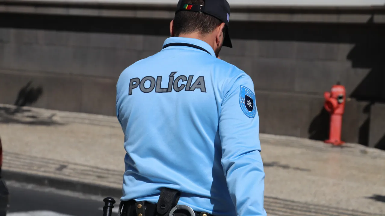 Homem DeTido por Suspeita de Furto de Ourivesaria em Viana do Castelo