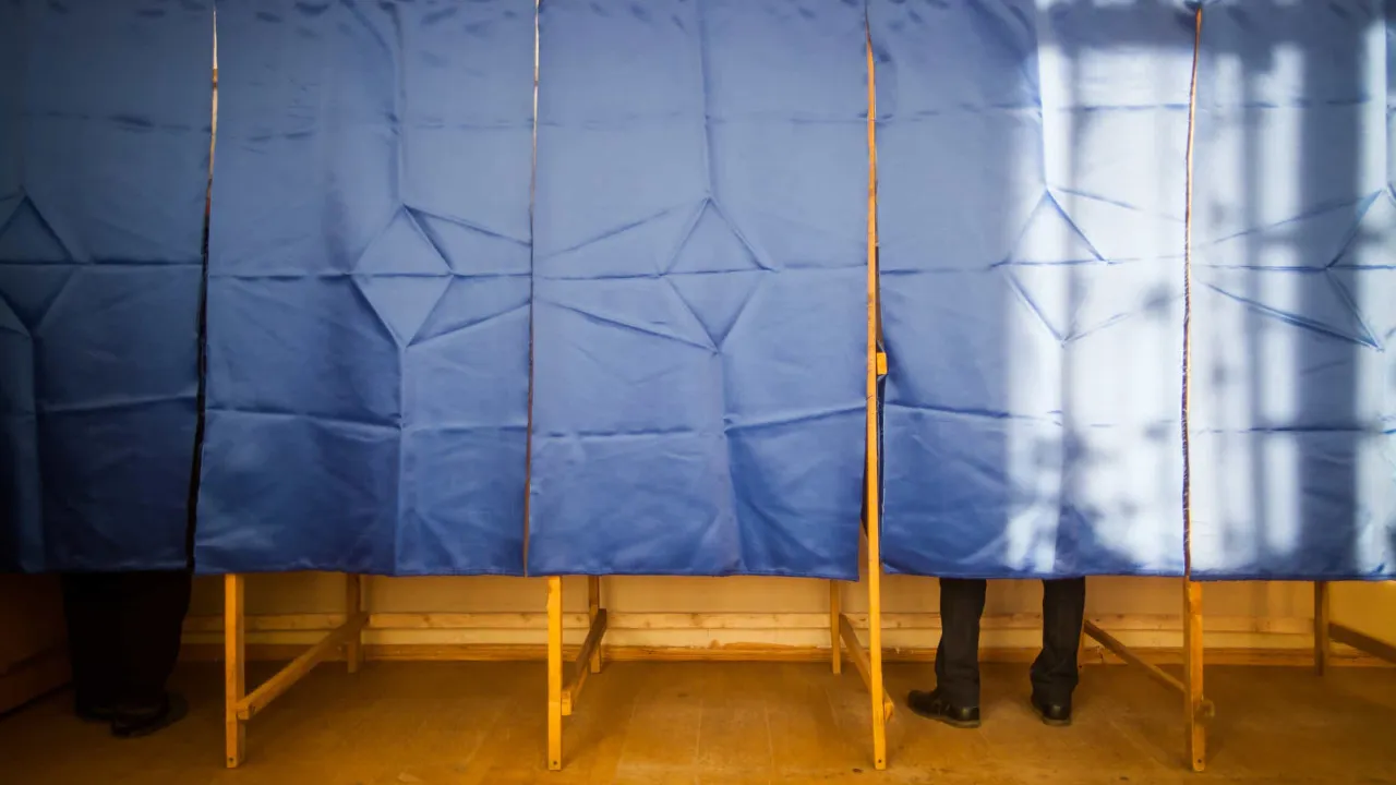 IMIGRAÇÃO, HABITAÇÃO E SAUDE DIVIDEM PARTIDOS PARLENTARES EM DEBATO