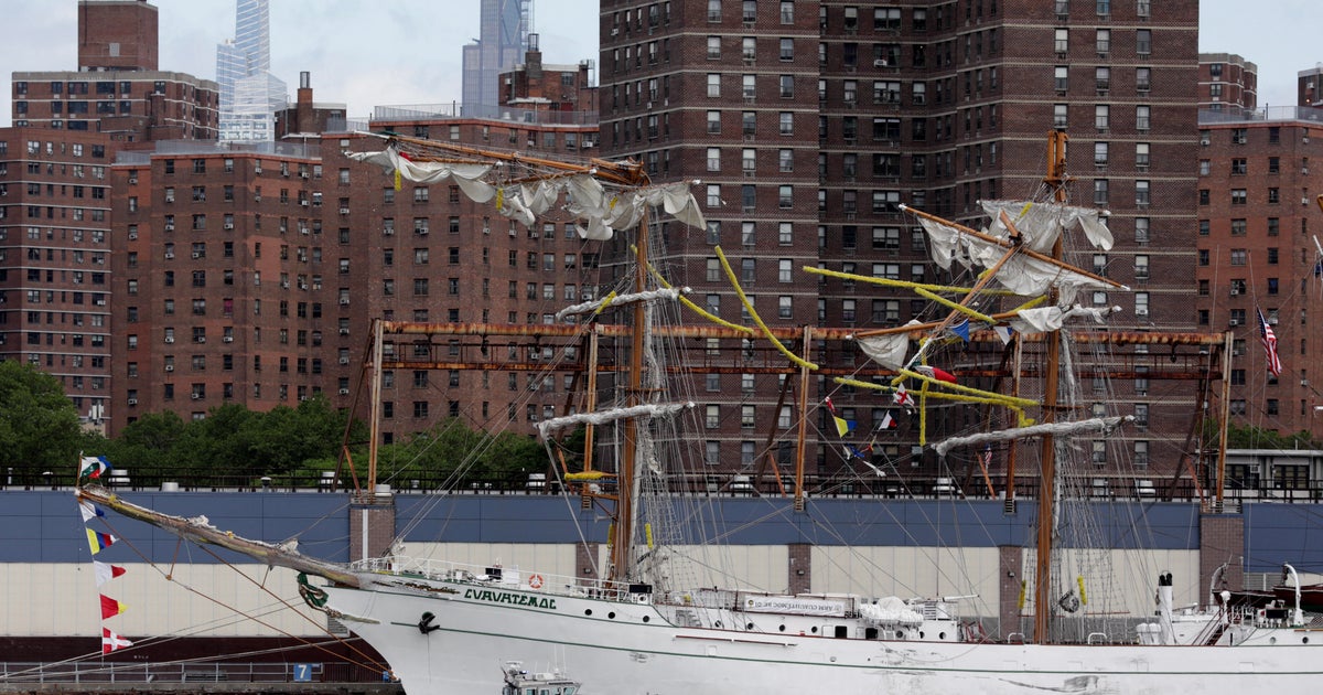 Investigação de acidentes de navio do Brooklyn Bridge em andamento hoje por f ...