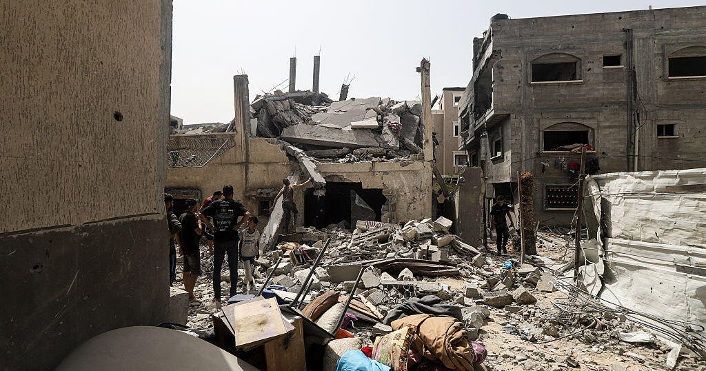 Israel atinge Pound Gaza, matando dezenas e forçando um principal ...