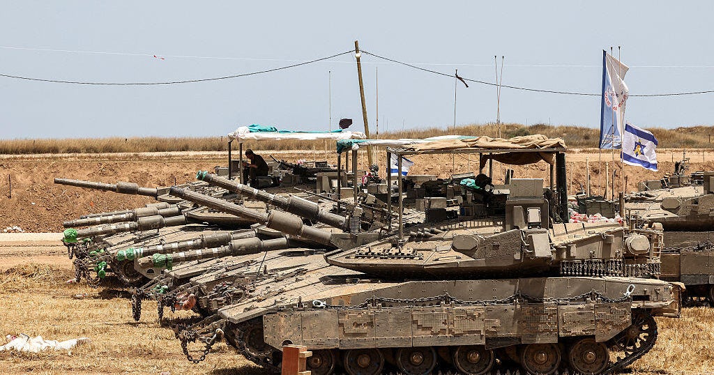 Israel lança uma nova ofensiva para pressionar o Hamas a liberar H ...