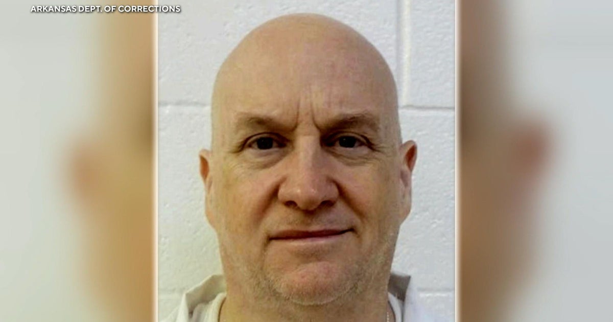Manhunt continua em Arkansas para o ex -chefe de polícia que es ...
