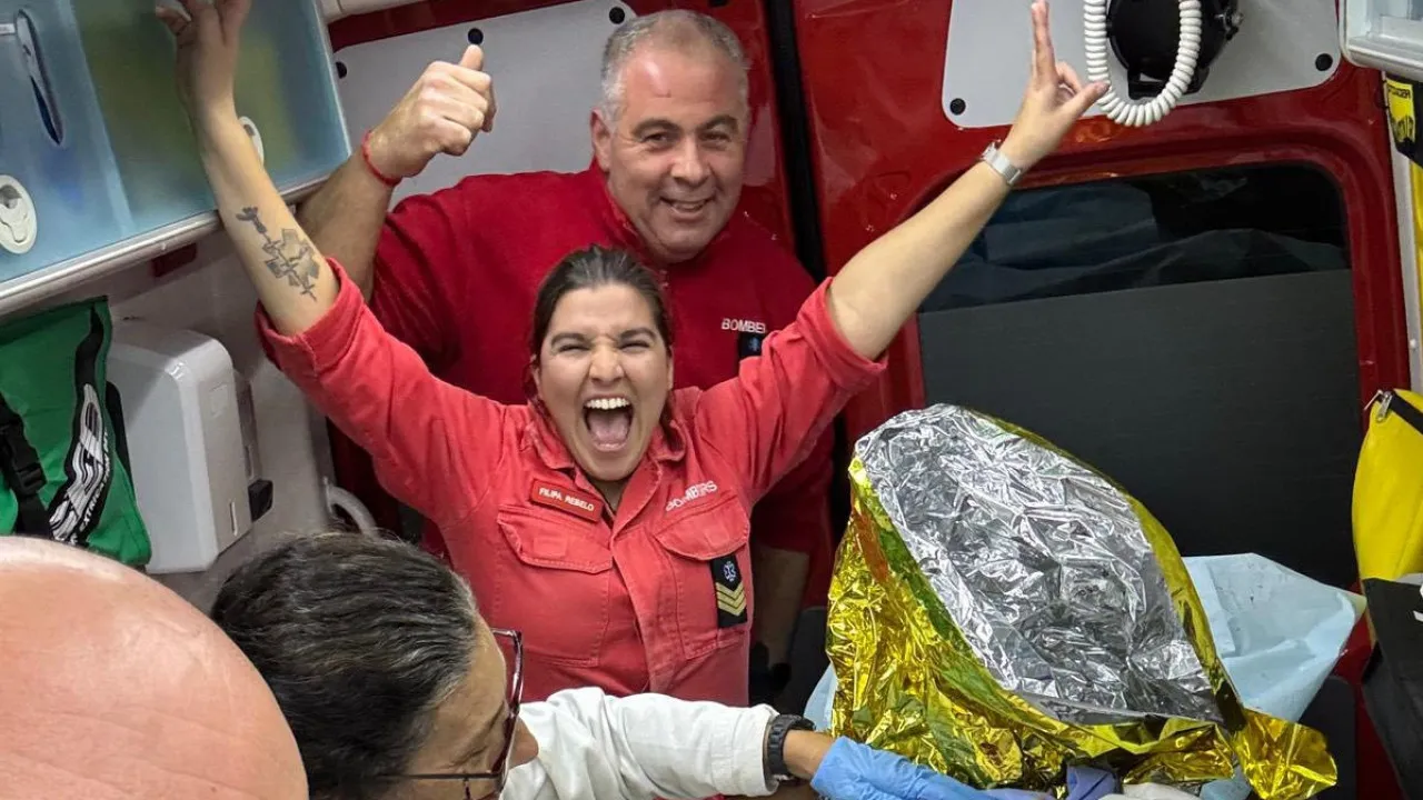 "Maria". Bombeiros de São Martinho do Porto Auxiliam Nascimento de Bebé