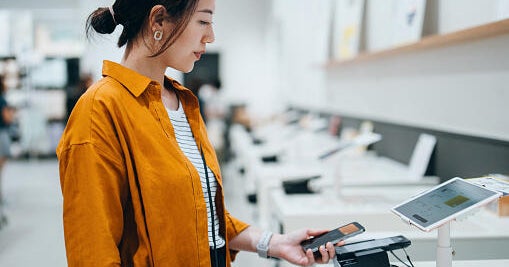 Muitas empresas planejam transmitir custos tarifários para os consumidores, dados econômicos mostram