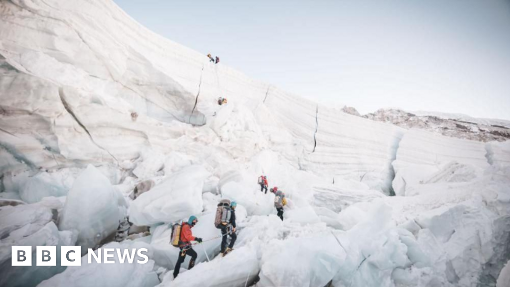 Nepali sherpa quebra o próprio recorde com 31ª cúpula