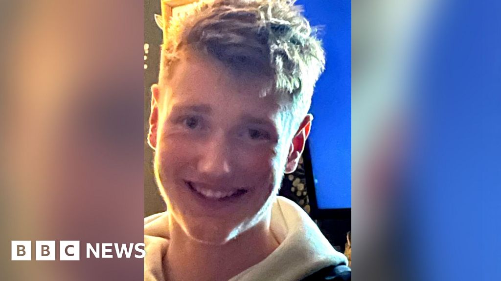 Nome da polícia, motociclista de 18 anos morto em Crash perto de Wick
