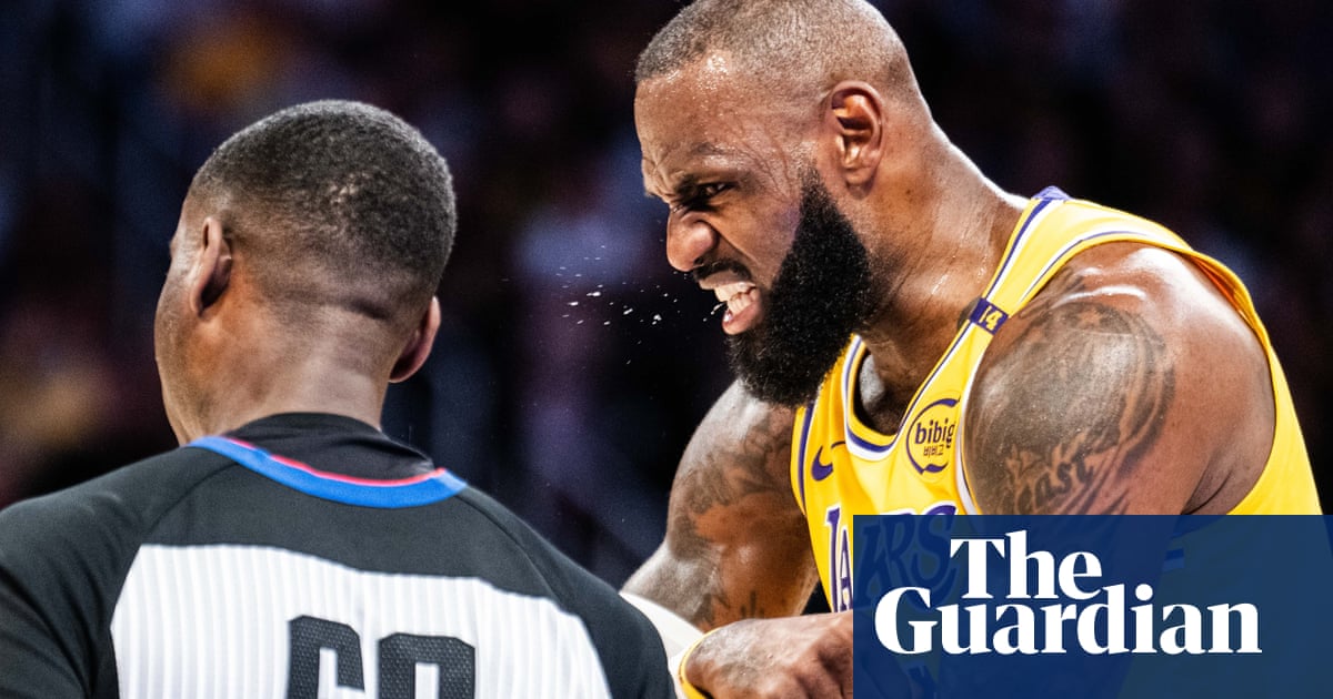 O LeBron James, do Lakers, teria sofrido a entorse de MCL no playoff OUSTER | LeBron James