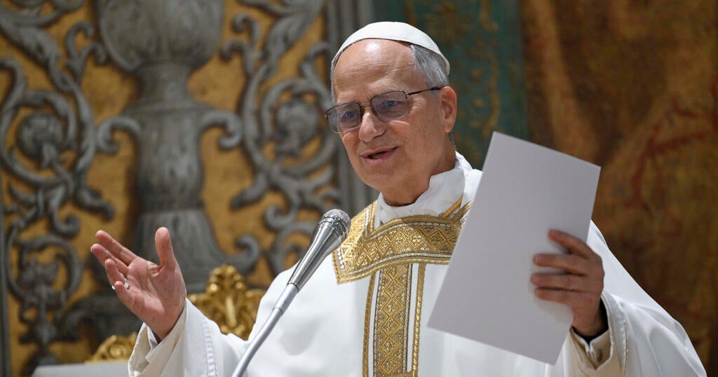 O Papa Leo XVI será formalmente instalado como pontífice durante a MA ...