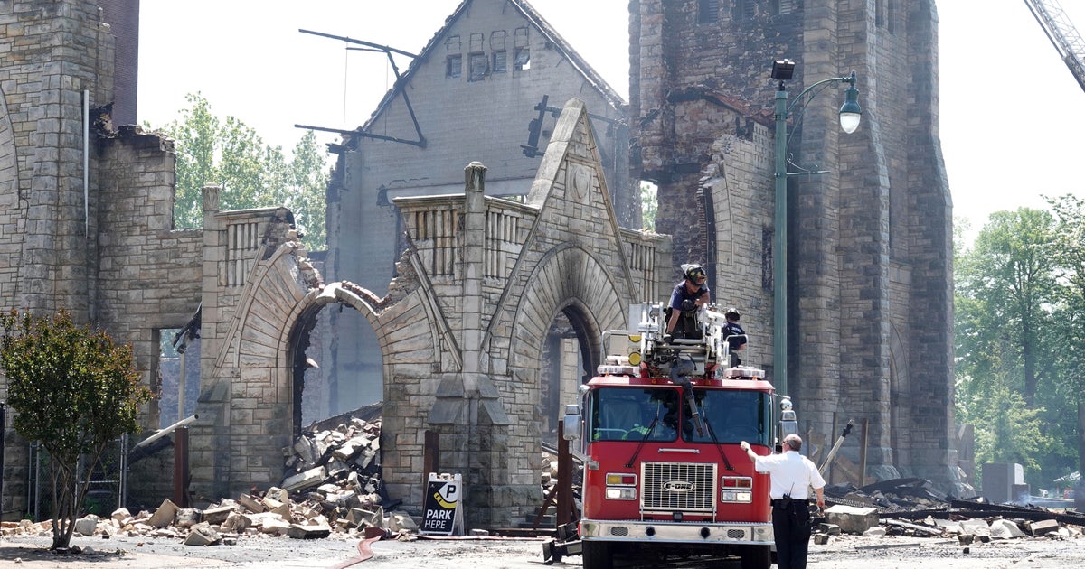 O fogo que destruiu o templo histórico de barrobborn em Memphis foi ...