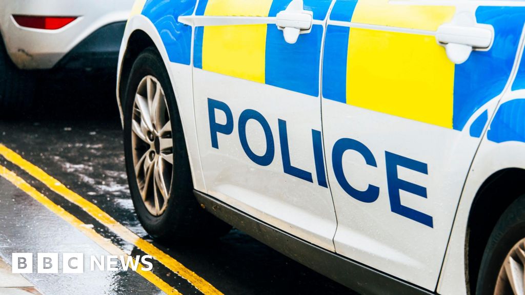 O homem morre depois de cair escadas no sétimo céu em Glasgow