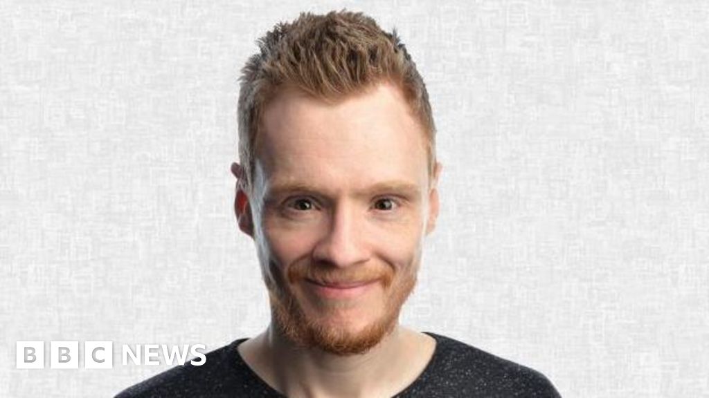 O show do comediante Andrew Lawrence apareceu após a piada do desfile do Liverpool