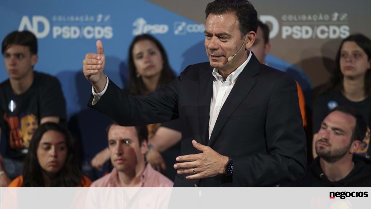 Pedro Nuno Ataca Gestão das crises Pela ad. Montenegro Diz que Segua Política Externa de Costa - Política