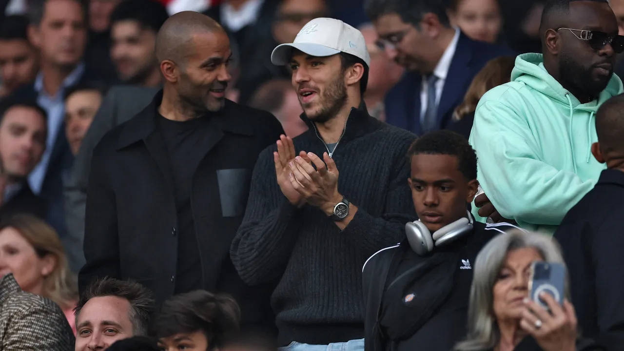 Pierre Gasly 'apanhado' em Paris para assistir... ao PSG-Arsenal