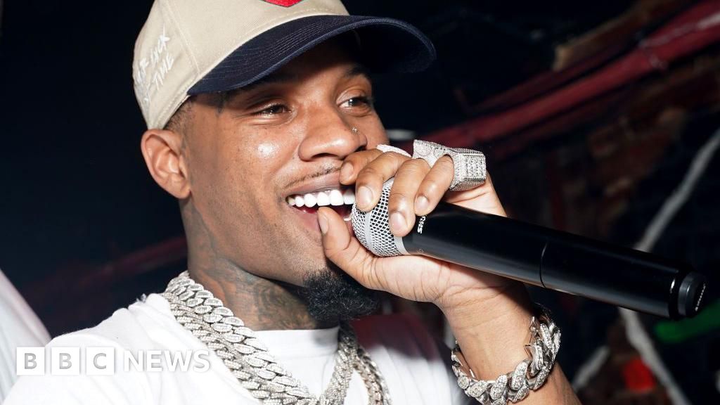 Rapper levado ao hospital depois de ser esfaqueado na prisão da Califórnia