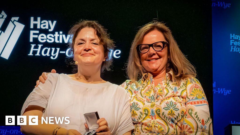 Ruth Jones de Gavin & Stacey Gets Gets