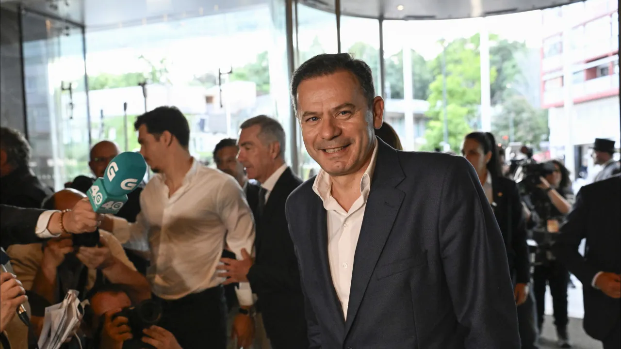 Segure um contagem. Ad Lidera com 35,97%; Há 2.501 Freguesias apuradas