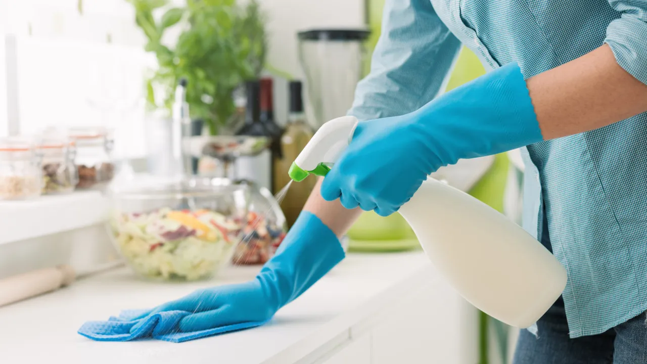Superfícios Sete da Cozinha que Devia Limpar (e Provvellement Não de Faz)