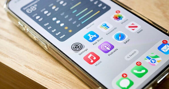 Trump ameaça atingir a Apple com uma tarifa de 25% nos iPhones mA ...