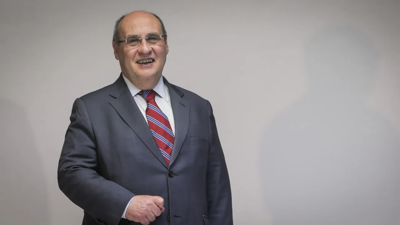 Vitorino Defende Que Europeus Devem Lidar Com Trump Com "Gelo Nos Pulsos"