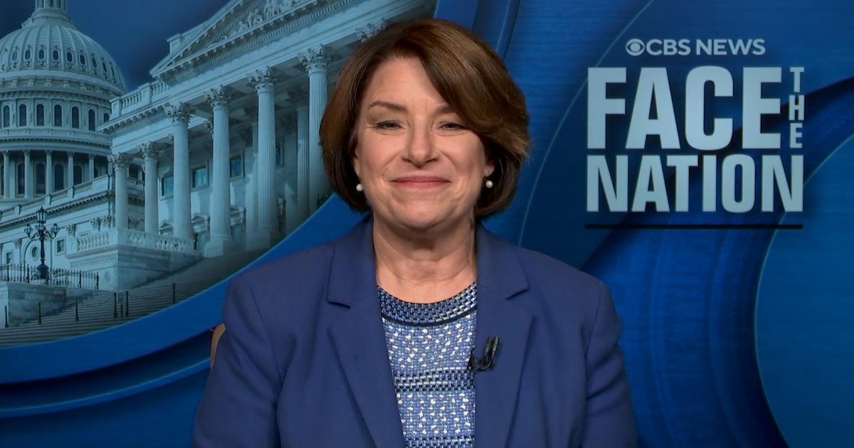 A senadora Amy Klobuchar diz democratas