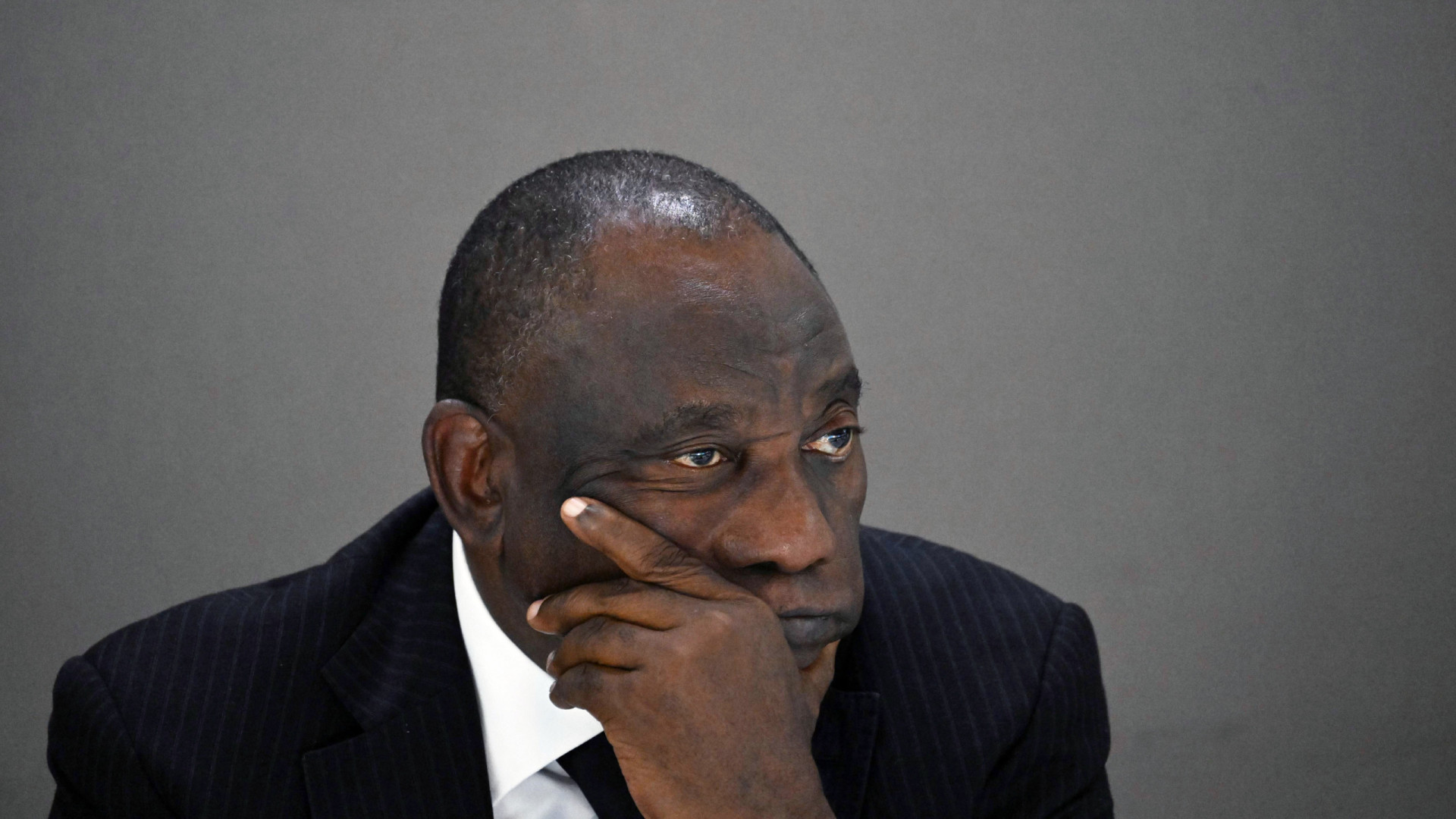Aliança Democrática Dá Ultimato ao Presidente Sul-Africano para Afastar Ministros Superstamento Acusados de Irregularidades