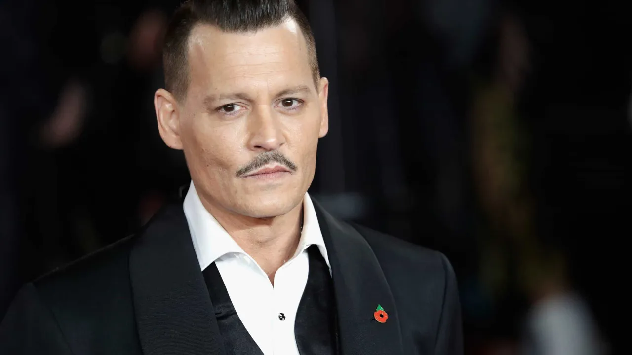 Amber Heard? Johnny Depp diz que foi um "idiota" por se ter apaixonado
