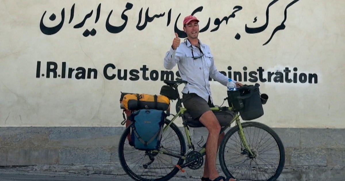 Americano que estava viajando no Irã por bicicleta relata Harrowin ...