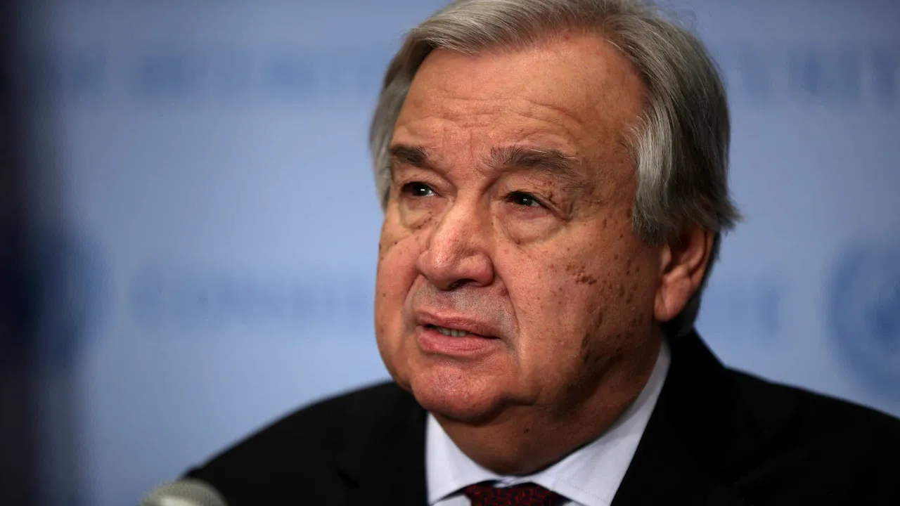 António Guterres lamenta que "Civis Percam a Vida à Procura de Comida"