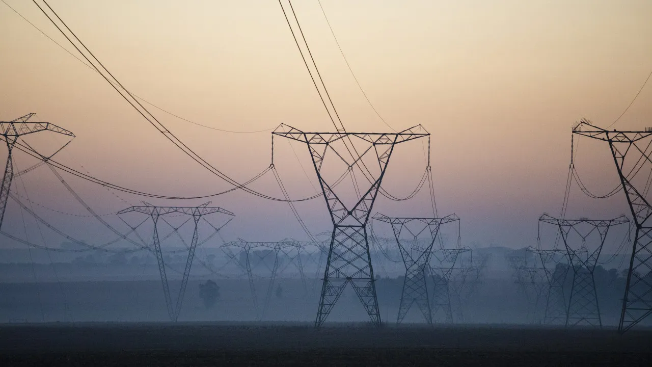 Apagão? Empresas de energia culpam má gestão do operador espanhol