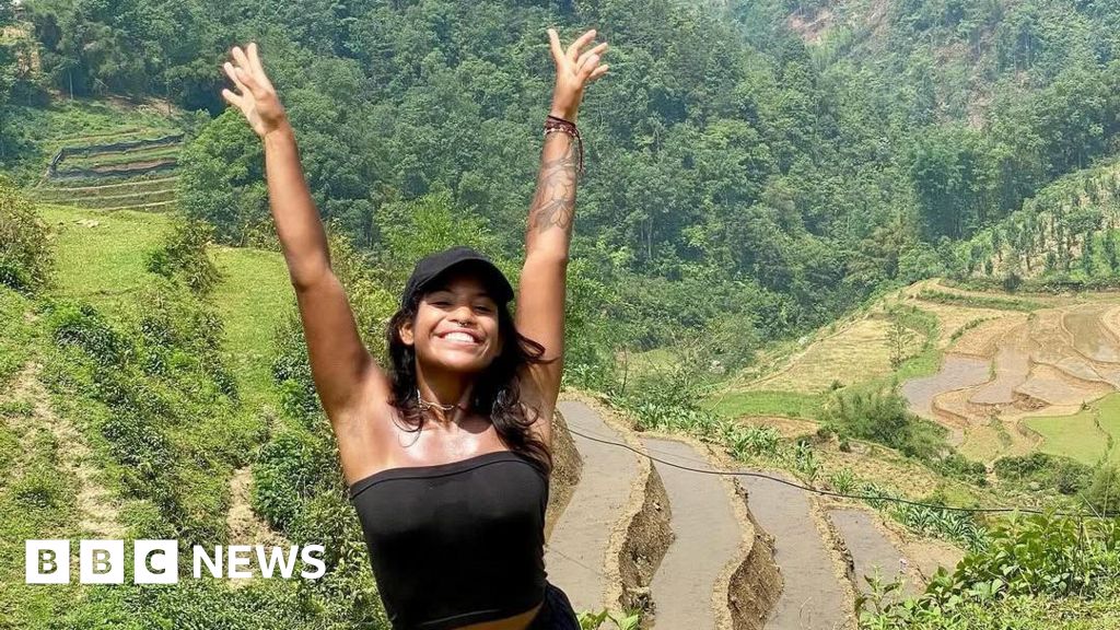 As equipes de resgate buscam o turista brasileiro Juliana Marins no vulcão indonésio
