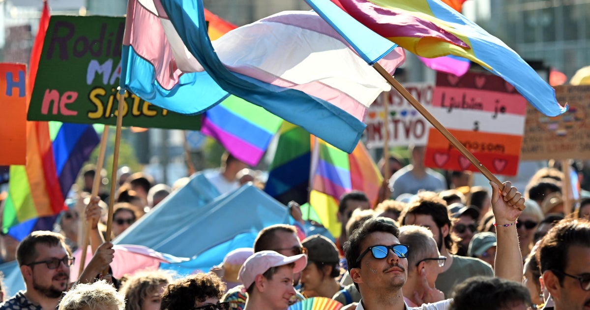 As fotos do Mês do Pride mostram comemorações em comunidades em torno de T ...